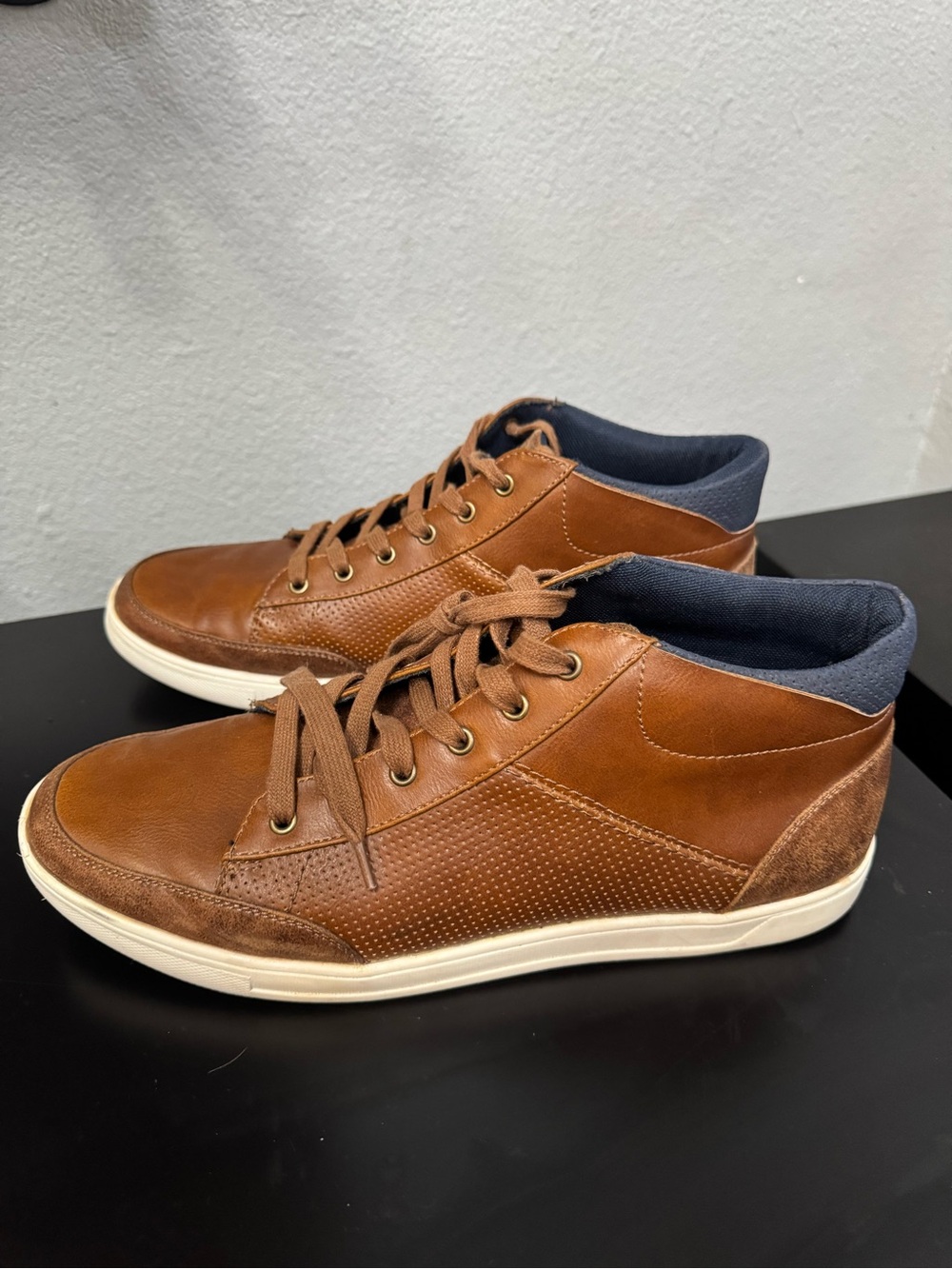 Men's Brown Leather Mid-Top Sneakers with Navy Collar
